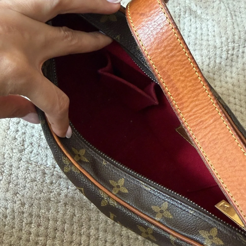Louis Vuitton Brown and Tan Monogram Hobo Bag - Picture 7 of 8